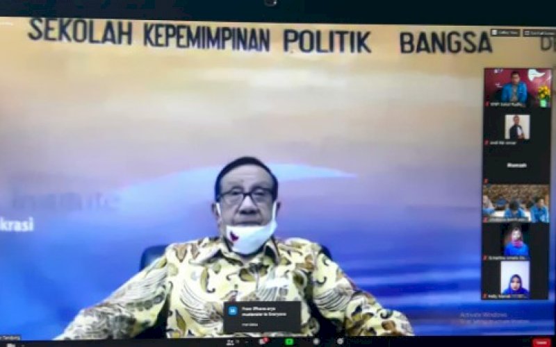 ORASI ILMIAH. Akbar Tanjung membawakan orasi ilmiah pada acara memperingati HUT KNPI ke-47 yang dilaksanakan DPD KNPI Provinsi Sulsel secara virtual, Rabu (27/7/2020). foto: istimewa