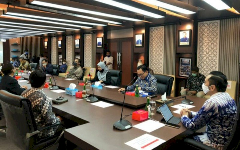 AUDIENSI. Ketua Fraksi Partai Demokrat (FPD), Edhie Baskoro Yudhoyono saat menerima rombongan Ikatan Dokter Indonesia (IDI) di ruang rapat FPD Gedung Nusantara Lt 9, Senayan, Jakarta, Jumat (10/6/2020). foto: istimewa