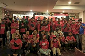 Silaturahmi Sesama Suporter Setan Merah