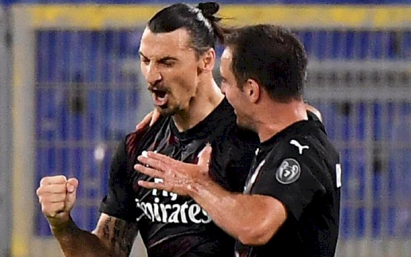 SELEBRASI. Pemain AC Milan Zlatan Ibrahimovic melakukan selebrasi usai mencetak salah satu gol kememangan atas Lazio&nbsp;dengan skor 3-0 lanjutan Liga Italia,&nbsp;Minggu (5/7/2020) dini hari WITA. foto: net