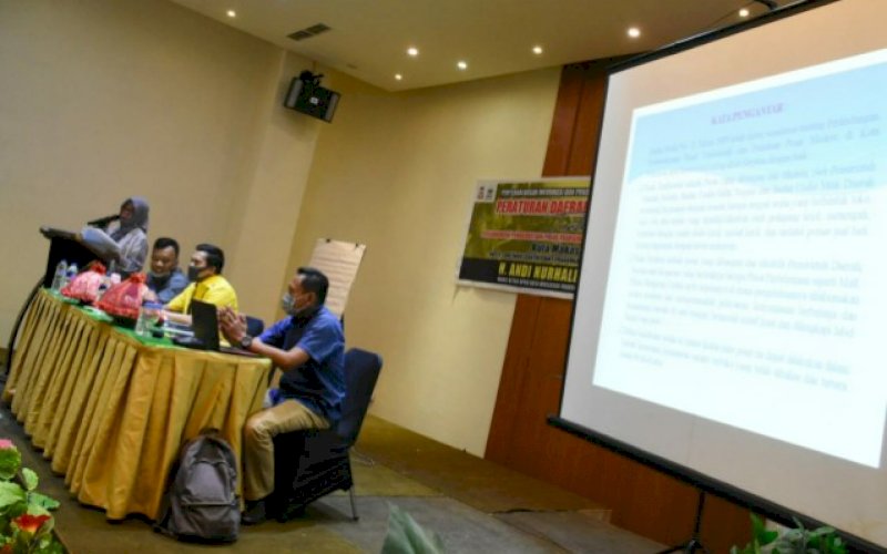 Makassar, Andi Nurhaldin NH, melaksanakan sosialisasi Perda nomor 15 tahun 2009 tentang Perlindungan, Pemberdayaan Pasar Tradisional dan Penataan Pasar Modern di Hotel Continent Makassar, Minggu (16/8/2020). foto: istimewa