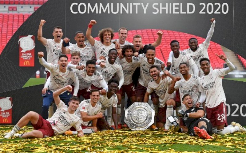 JUARA. Arsenal juara Community Shield usai mengalahkan Liverpool melalui drama adu penalti 5-4 di Wembley Stadium, Sabtu (29/8/2020) malam WITA. foto: istimewa