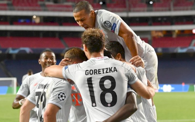 PESTA GOL. Pemain Bayern Munich merayakan kemenangan besar atas Barcelona 8-2 di babak perempatfinal Liga Champions digelar di Estadio Da Luz, Sabtu (15/8/2020) dini hari WITA. foto: twitter @ChampionsLeague