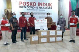 Kawan Lama Foundation Serahkan Bantuan APD untuk Pemkot Makassar
