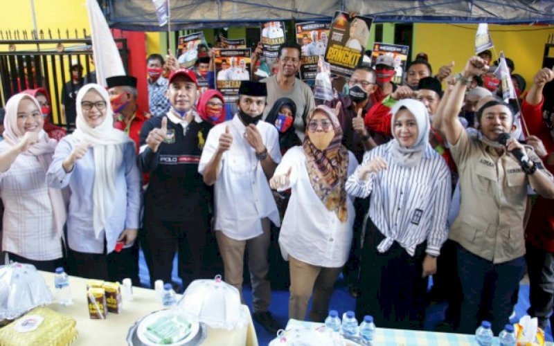 SILATURAHMI. Anggota DPRD Kota Makassar Nunung Dasniar mendampingi bakal calon Wakil Wali Kota Makassar Fatmawati Rusdi silaturahmi bersama warga Tamalanrea, Minggu (23/08/2020). foto: istimewa