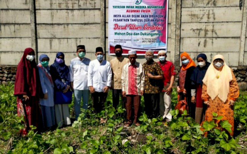 PENCANANGAN. Suasana pencanangan pembangunan Gedung Tahfizh Qur'an Putri (Tahfizhul) Darul Ulum Cendekia yang berlokasi di Kelurahan Tamangapa, Kecamatan Manggala, Kota Makassar, Kamis (20/8/2020). foto: istimewa