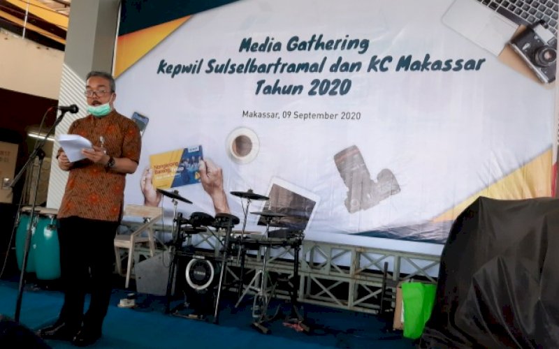 MEDIA GATHERING. Deputi Direksi BPJS Kesehatan Sulselbartramal, Hidayat Sumintapura di sela-sela Media Gathering Kepwil Sulselbartramal dan KC Makassar Tahun 2020 di Kampoeng Popsa, Makassar, Rabu (9/9/2020). foto: doelbeckz/pluz.id