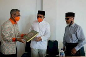 Ustaz Ije Kerahkan Relawan Santri Menangkan Danny-Fatma