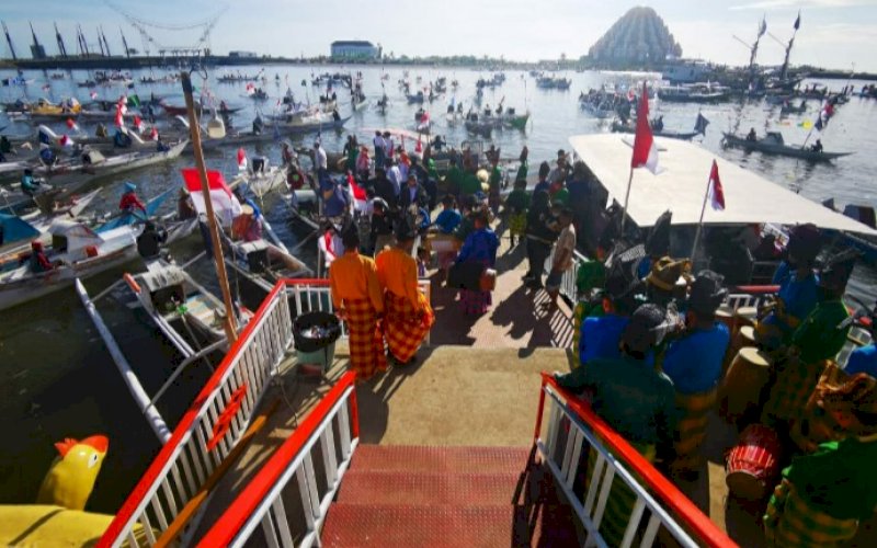 JELANG DEKLARASI. Suasana menjelang deklarasi pasangan Danny Pomanto-Fatmawati Rusdi (Danny-Fatma) memang benar-benar dikemas dengan persiapan matang di Pantai Losari Makassar, Kamis (3/8/2020). foto: istimewa