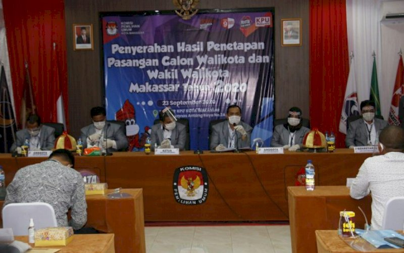 PLENO KPU. KPU Kota Makassar menggelar rapat pleno penetapan pasang calon Wali Kota dan Wakil Wali Kota Makassar pada Pemilihan Wali Kota (Pilwalkot) Makassar 2020 di Kantor KPU, Jl Antang Raya, Manggala, Makassar, Rabu, (23/9/2020). foto: istimewa
