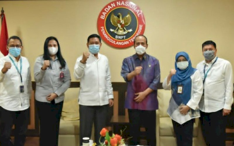 AUDIENSI. Direktur Utama Pegadaian Kuswiyoto melakukan audiensi dengan Kepala BNPT&nbsp;Komjen Pol Boy Rafli Amar di Kantor Pusat BNPT yang terletak di Gedung Kementerian BUMN,&nbsp;Kamis (17/09/2020). foto: istimewa