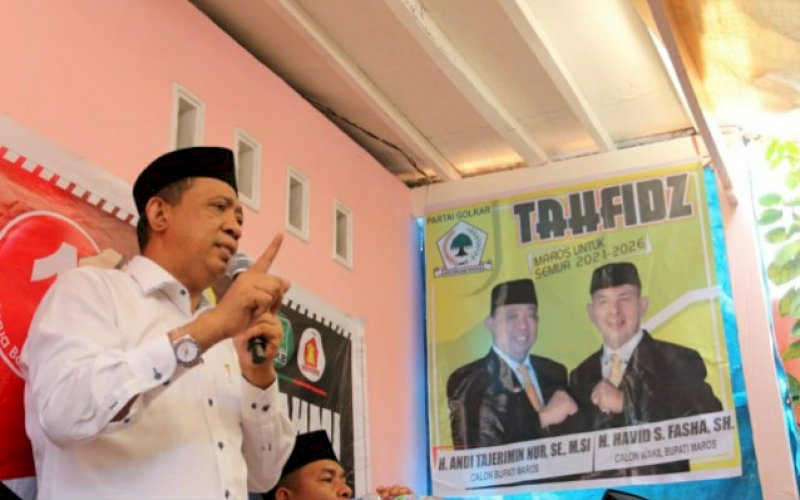 SOSIALISASI. Pasangan calon Bupati Maros, Andi Tajerimin-Havid S Fasha memaparkan program di Turikale, Kamis (22/10/2020). foto: istimewa