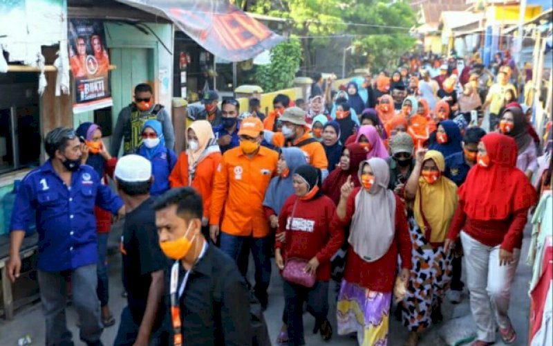 PENYAMBUTAN. Kejadiran pasangan Mohammad Ramdhan Pomanto-Fatmawati Rusdi (Danny-Fatma) Kepulauan Sangkarrang, Kota Makassar disambut disambut begitu spesial, Kamis (29/10/2020) kemarin. foto: istimewa