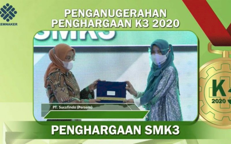 PENGHARGAAN. PT Sucofindo (Persero) menerima penghargaan SMK3 dan Zero Accident dari Kemenaker. foto: istimewa