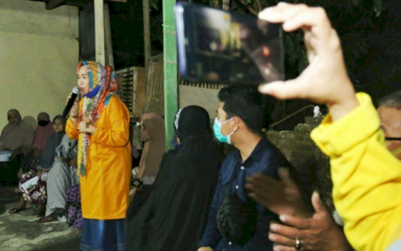 DUKUNGAN. Pernyataan dukungan Kesatuan Perempuan Partai Golkar untuk pasangan calon Bupati dan Wakil Bupati Maros Andi Tajerimin-Havid S Fasha. foto: istimewa