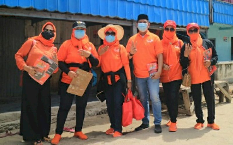 SOLID. Tim pasangan calon Bupati dan Wakil Bupati Pangkep nomor urut 4, Andi Nirawati-Lutfi Hanafi (Anir-Lutfi), kompak dan solid melakukan sosialisasi pada setiap kesempatan. foto: istimewa