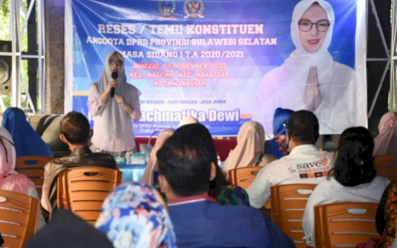 RESES. Anggota Dewan Perwakilan Rakyat Daerah (DPRD) Provinsi Sulsel, Andi Rachmatika Dewi reses di Kafe Labuana, Jl Urip Sumoharja, Kota Makassar, Minggu (1/1/2020). foto: istimewa