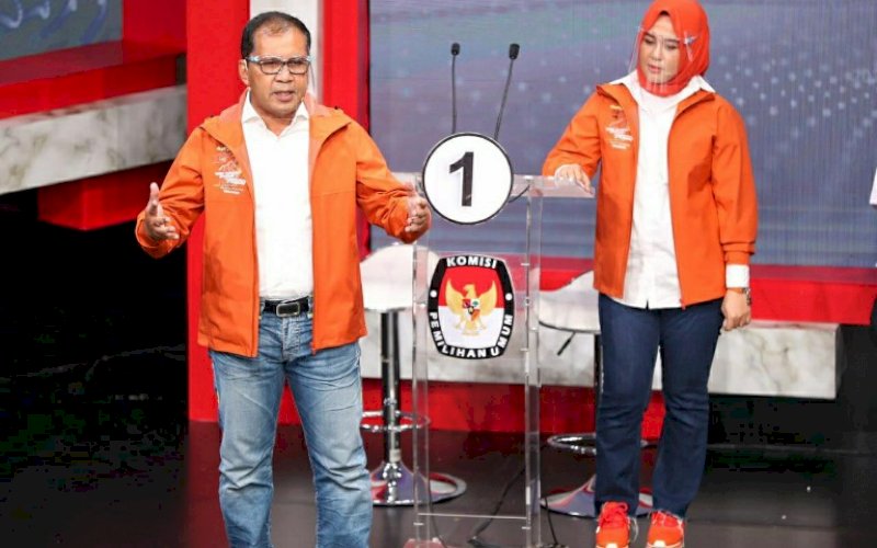 DEBAT PUBLIK. Pasangan calon Wali Kota dan Wakil Wali Kota Makassar nomor urut 1 Mohammad Ramdhan Pomanto-Fatmawati Rusdi (Danny-Fatma) pada debat publik putaran kedua Pilwalkot Makassar 2020 di Jakarta, Selasa (24/11/2020) malam. foto: istimewa