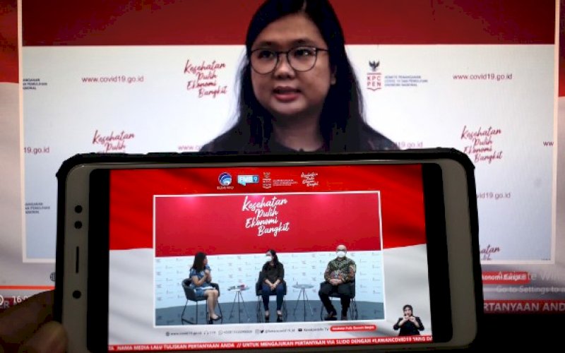DIALOG. Penasihat Menkomarinvest Monica Nirmala bersama Managing Director IPSOS Indonesia Soeprapto Tan menjadi pembicara dalam Dialog Produktif bertema Optimisme Masyarakat Terhadap 3T (Tracing, Testing, Treatment) di Jakarta, Kamis (12/11/2020) lalu. foto: istimewa
