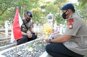 Brimob Bone Ziarah ke TMP