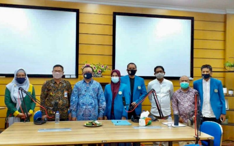 TALKSHOW. Rektor UIM, Dr Ir Hj A Majdah M Zain tampil pada Takshow LLDikti 9 Channel Eps. 11: Kupas Tuntas Penomoran Ijazah Nasional (PIN) di eLearning Center LLDikti IX, Makassar, Jumat (6/11/2020). foto: istimewa