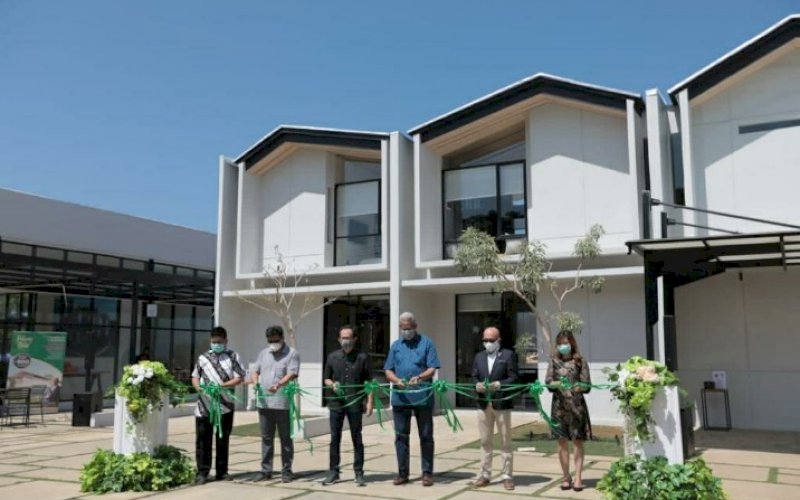 PEMBUKAAN. Suasana pembukaan secara resmi marketing gallery serta show unit Rolling Hills Makassar, Senin (16/11/2020). foto: istimewa