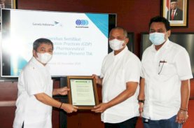 Sucofindo Berikan Sertifikat Good Delivery Practices kepada Garuda Indonesia