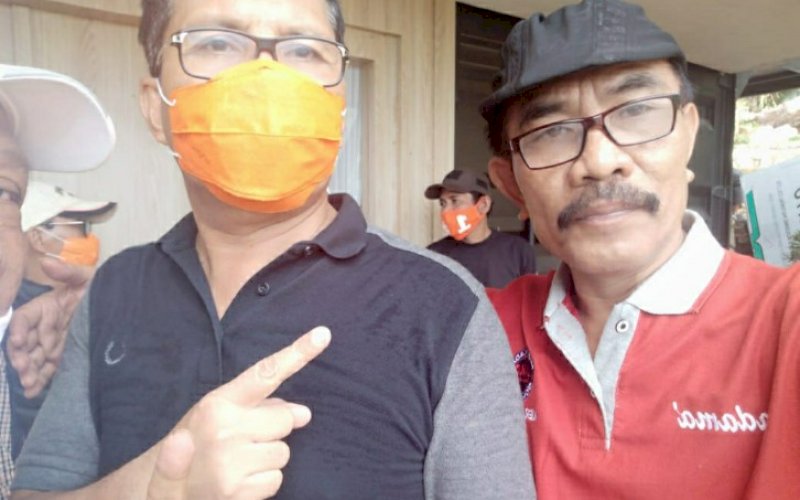 DUKUNGAN. Sekretaris Umum Hikma Kota Makassar Syamsul Tanca (kanan) selfie bersama calon Wali Kota Makassar Mohammad Ramdhan Pomanto. foto: istimewa