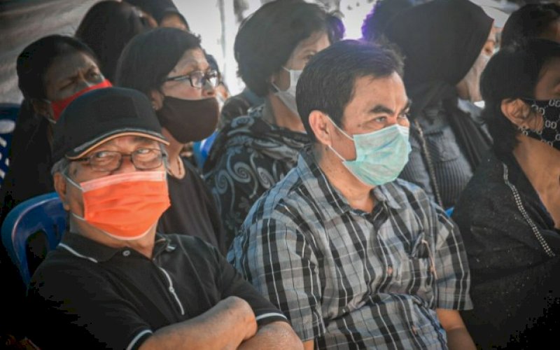 SOSIALISASI. Calon Wakil Bupati Tana Toraja, Zadrak Tombeg, menghadiri salah satu acara sosialisasi. Bersama pasangannya Theofilus Allorerung akan menggratiskan iuran BPJS Kesehatan masyarakat. foto: istimewa
