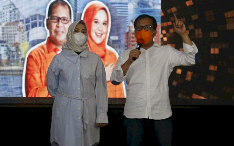 PIDATO KEMENANGAN. Pasangan Mohammad Ramdhan Pomanto-Fatmawati Rusdi (Danny-Fatma) menyampaikan victory speech alias pidato kemenangan di Posko Pemenangan 2, Jl Faisal Raya 2, Rabu (9/12/2020) sore. foto: istimewa