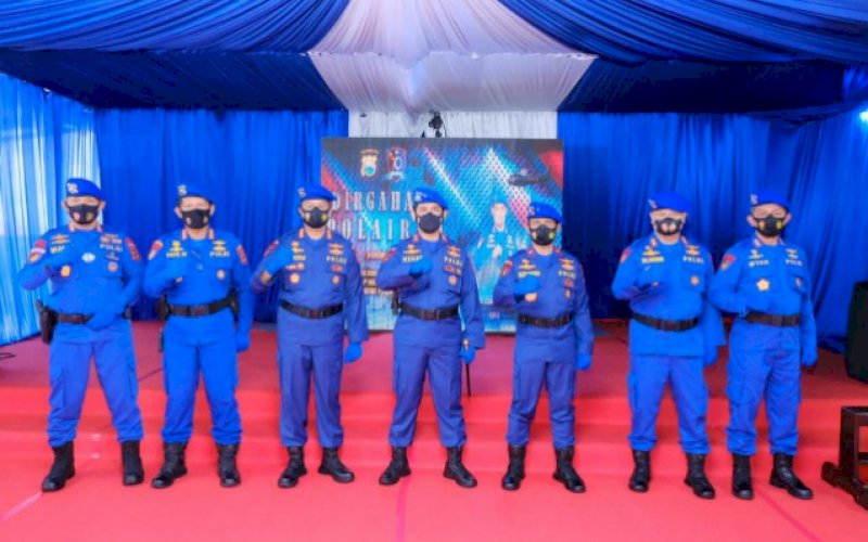 UPACARA. Suasana upacara peringatan Hari Ulang Tahun (HUT) Korps Polairud ke-70 di Aula Polairud Polda Sulsel, Kota Makassar, Selasa (1/12/2020). foto: istimewa