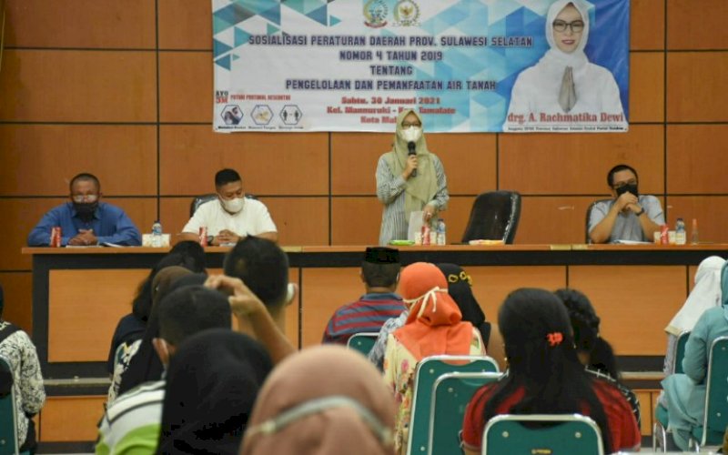 SOSIALISASI PERDA. Anggota DPRD Provinsi Sulsel, Andi Rachmatika Dewi, menggelar Sosialisasi Perda Provinsi Sulsel Nomor 4 tahun 2019 tentang Pengelolaan dan Pemanfaatan Air Tanah di Balai Diklat Pemprov Sulsel, Jl AP Pettarani, Kota Makassar, Sabtu (30/1/2021). foto: istimewa