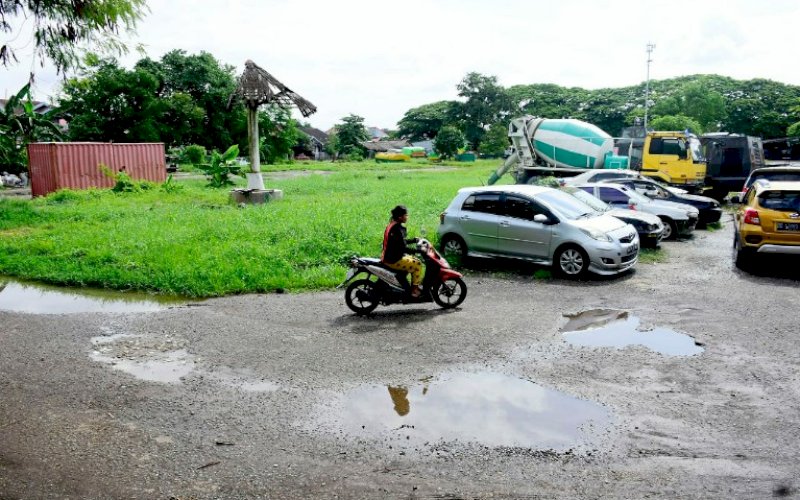 BEKAS TERMINAL. Suasana bekas Terminal Toddopuli Makassar. Pemkot Makassar akan menjadikan lokasi ini sebagai Ruang Terbuka Hijau (RTH). foto: anas/pluz.id