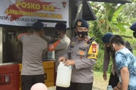 Brimob Polda Sulsel Sediakan Water Treatment untuk Pengungsi Korban Gempa Sulbar