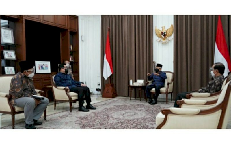 PERTEMUAN. Wapres Ma&rsquo;ruf Amin menerima Menteri BUMN Erick Thohir, Kamis (28/1/2021). foto: bpmi setwapres