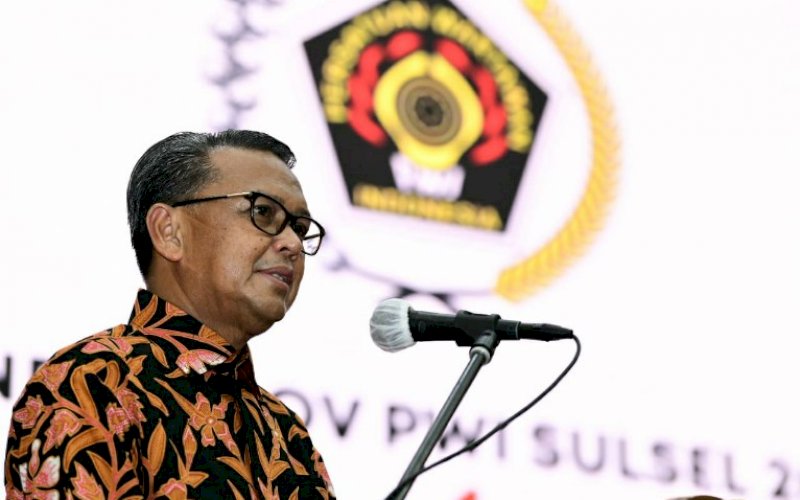 RAMAH TAMAH. Gubernur Sulsel, Nurdin Abdullah, saat mengundang pengurus Persatuan Wartawan Indonesia (PWI) Sulsel dan insan pers dalam acara ramah tamah di Baruga Pattingalloang, Rumah Jabatan Gubernur, Kota Makassar, Sabtu (30/1/2021). foto: humas pemprov sulsel