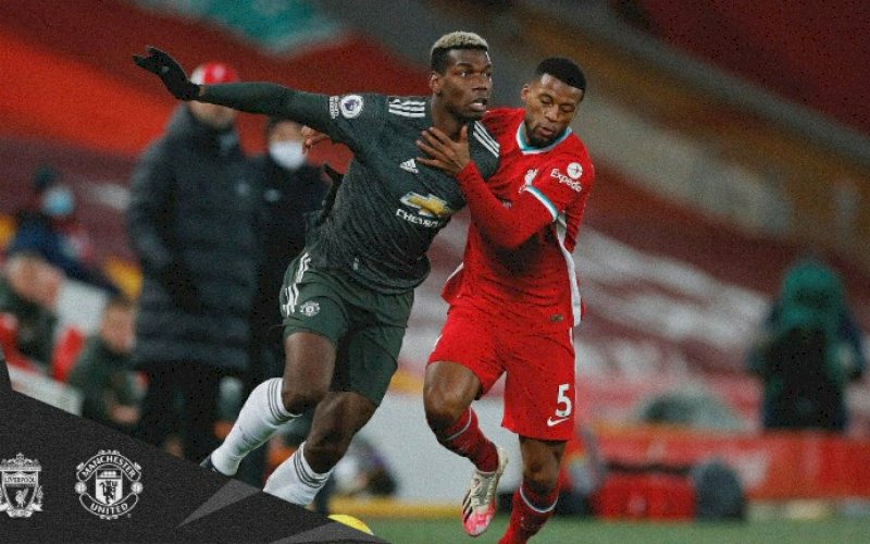 DIJAGA. Pemain Manchester United Paul Pogba (kiri) dijaga ketat Georginio Wijnaldum dari Liverpool pada laga yang berkesudahan 0-0 di Anfield, Senin (18/1/2021) dini hari tadi. foto: twitter @manutd