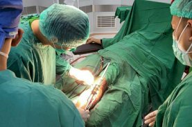 Tim Bantuan Medis Berhasil Operasi 19 Korban Gempa Sulbar