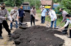 SMSI Sumbang Jalan dan Sarana Sanitasi