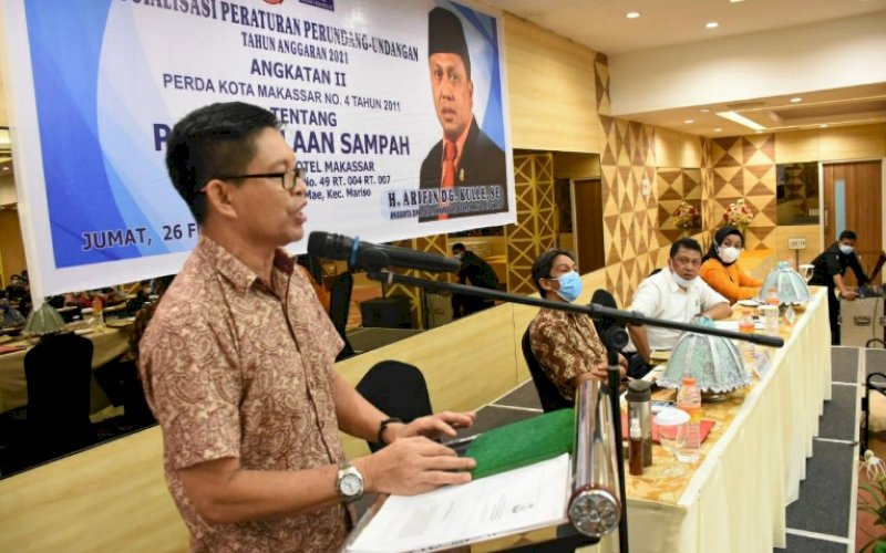 SOSIALISASI PERDA. Suasana sosialisasi Perda Kota Makassar nomor 4 tahun 2011 tentang Pengelolaan Sampah yang digelar anggota DPRD Kota Makassar, Arifin Dg Kulle di Hotel Pesonna Makassar, Jumat (26/2/2021). foto: istimewa
