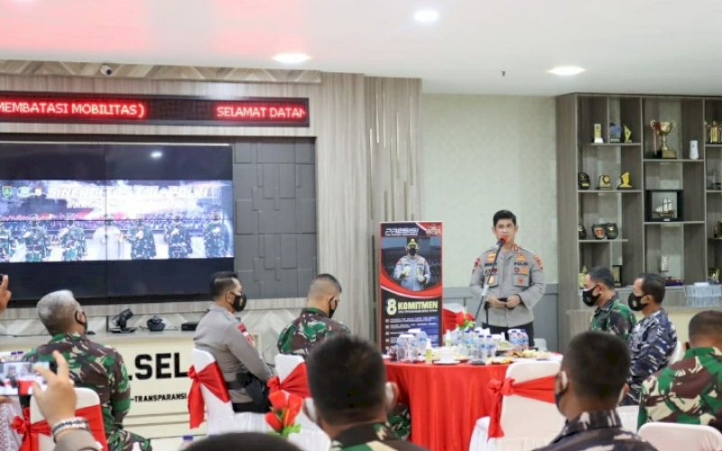 COFFEE MORNING. Kapolda Sulsel Irjen Pol Merdisyam memberikan arahan pada saat coffee morning TNI dan Polri di Markas Polda Sulsel, Jl Perintis Kemerdekaan, Kota Makassar, Jumat (19/2/2021). foto: humas polda sulsel