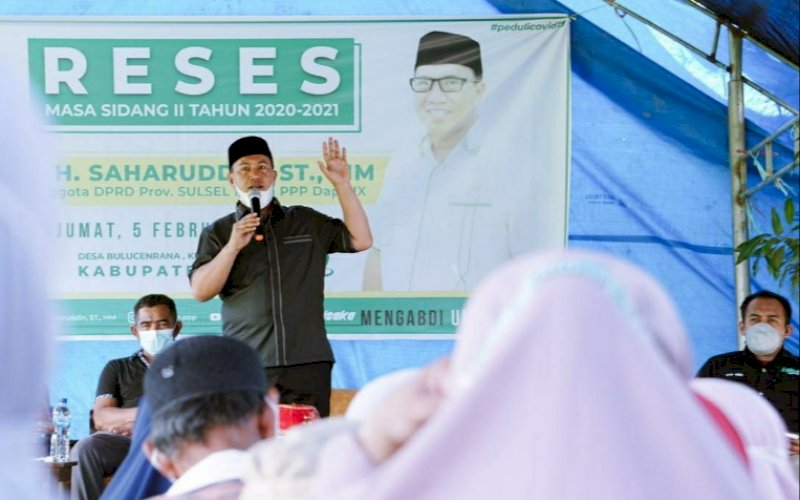 RESES. Anggota DPRD Provinsi Sulsel, Saharuddin, menggelar reses di Desa Bulucenrana, Kecamatan Pitu Riawa, Kabupaten Sidrap, Jumat (5/2/2021). foto: istimewa 