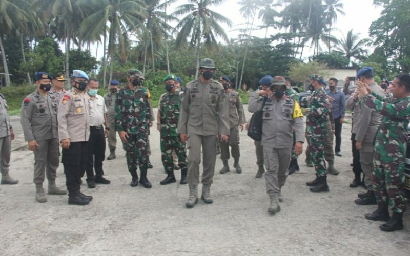 SUPERVISI. Tim dari Mabes Polri dipimpin Irjen Polisi Drs Rudy Sufahriadi melakukan kunjungan supervisi dan asistensi Satgas Operasi Madago Raya 2021 di Poso, Sulteng, Senin (8/2/2021). foto: humas polda sulteng
