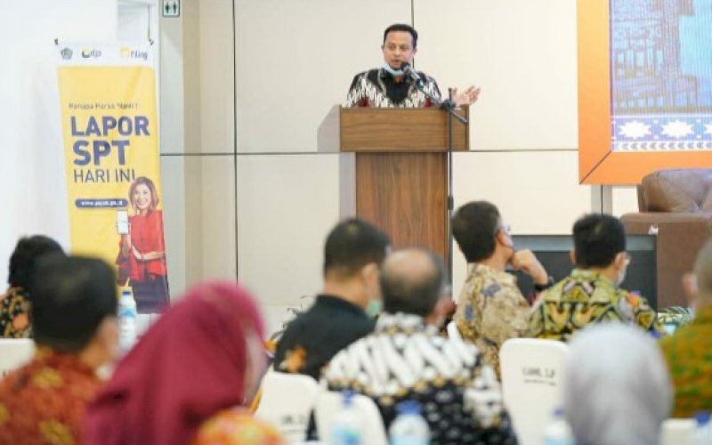 TALKSHOW. Plt Gubernur Sulsel, Andi Sudirman Sulaiman, menghadiri Talkshow UU Cipta Kerja Klaster Kemudahan Berusaha Bidang Perpajakan yang digelar DJP di Sungguminasa, Kabupaten Gowa, Jumat (19/3/2021). foto: humas pemprov sulsel