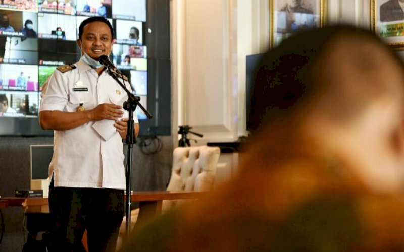 PEMBUKAAN. Pembukaan Plt.Gubernur Sulsel, Andi Sudirman Sulaiman, membuka Rapat Koordinasi Pengadaan Barang dan Jasa se-Sulsel di Baruga Lounge Kantor Gubernur Sulsel, Rabu (17/3/2021). foto: humas pemprov sulsel