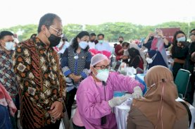 Danny Pomanto Target 2.000 Guru Divaksin Tiap Hari