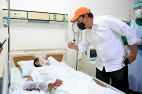 Wali Kota Jenguk Korban Bom Bunuh Diri di Gereja Katedral Makassar