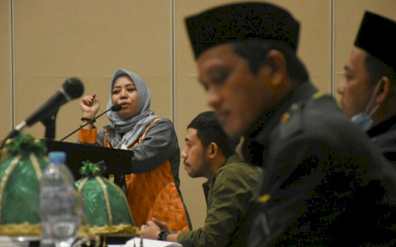 SOSIALISASI PERDA. Anggota DPRD Kota Makassar, Nunung Dasniar, menggelar sosialisasi Perda Kota Makassar nomor 1 tahun 2012 tentang Pendidikan Baca Tulis Al-Qur'an di Hotel Dalton Makassar, Jumat (26/3/2021). foto: istimewa