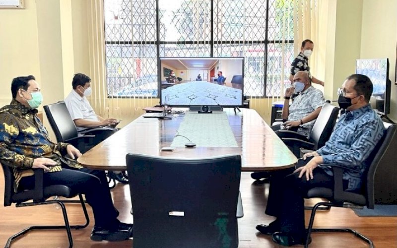 KOORDINASI. Wali Kota Makassar Moh Ramdhan Pomanto (kanan) menemui KASN yang diterima Wakil Ketua KASN Tasdik Kinanto di Kantor KASN, Jl MT Haryono, Jakarta, Jumat (16/4/2021). foto: humas pemkot makassar