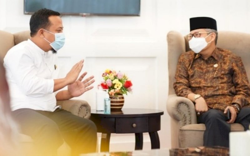 SINERGITAS. Wali Kota Parepare Taufan Pawe menemui Plt Gubernur Sulsel Andi Sudirman Sulaiman di Baruga Lounge Kantor Gubernur Sulsel, Jumat (16/4/2021). foto: humas pemprov sulsel